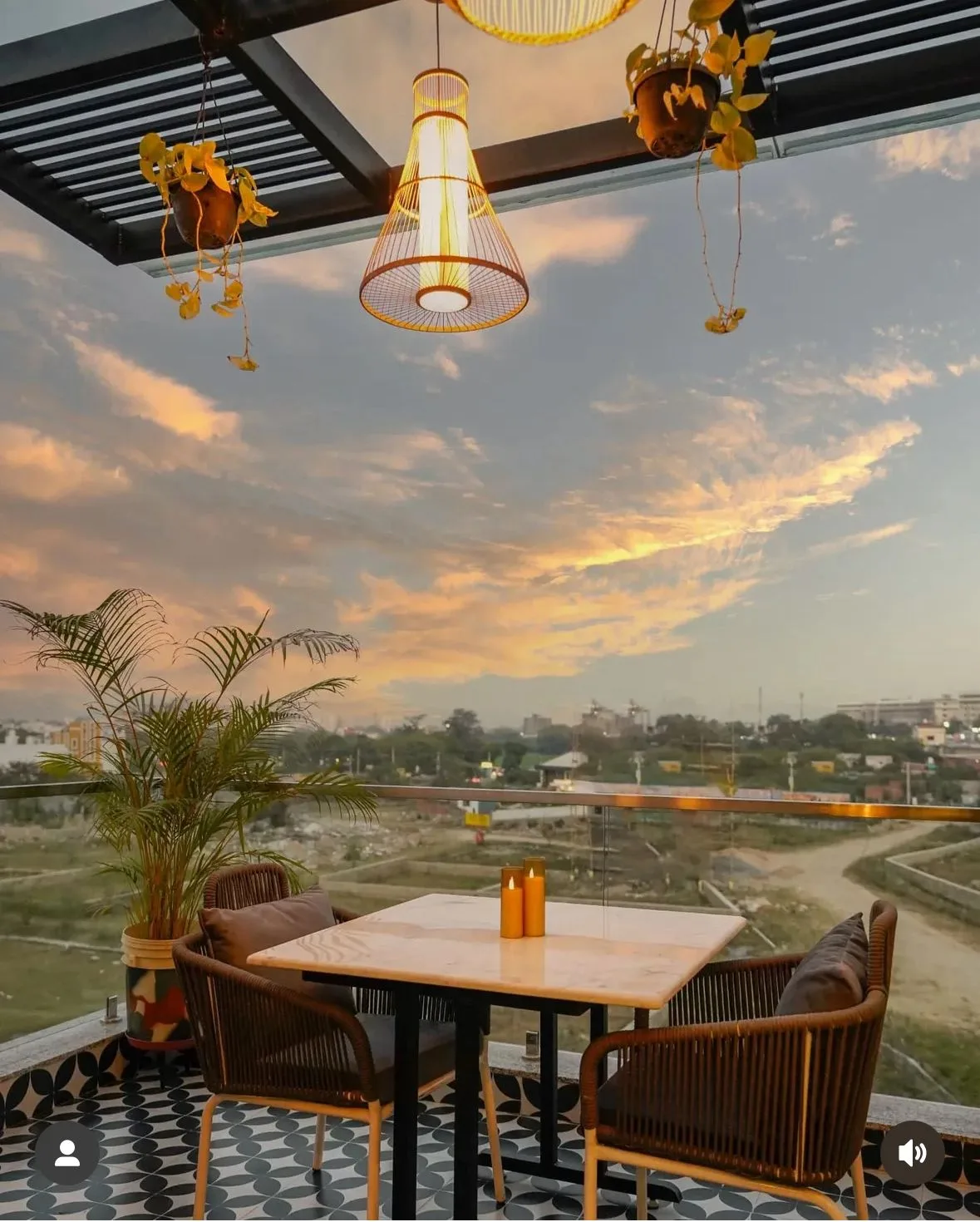 Restaurant covered and open Area