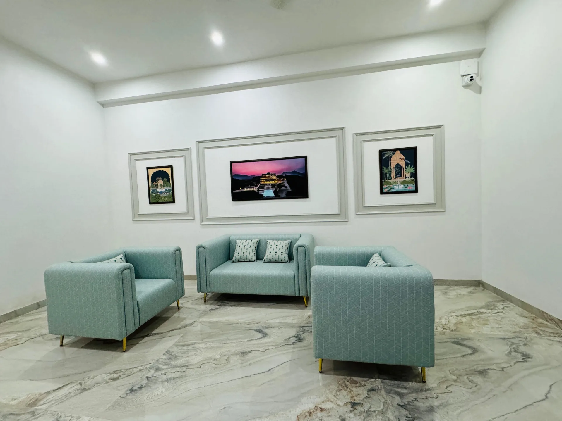 Rooms Common Seating Area