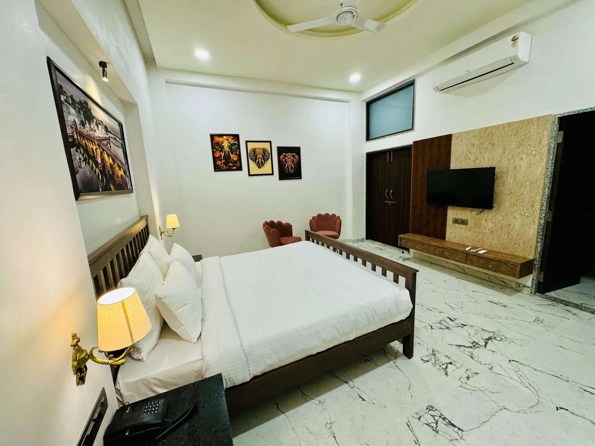 Super Deluxe Room