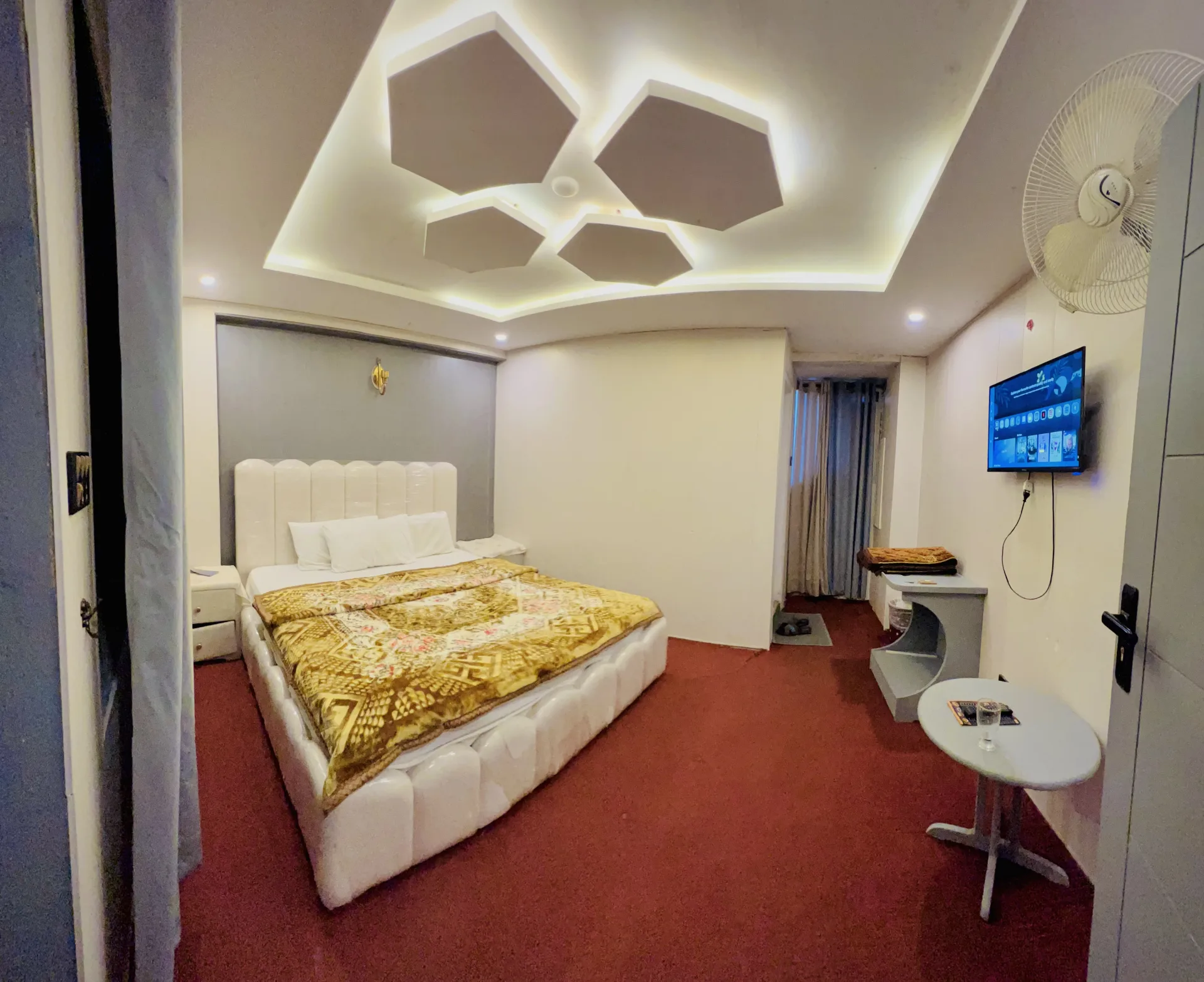 Ciros Hotel Murree — Murree